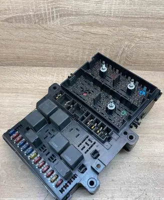 Chrysler Voyager Fuse module P04707996AF