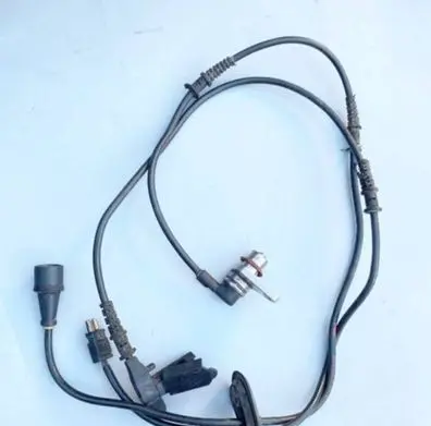 Mercedes-Benz E W124 ABS brake wheel speed sensor 0265001281