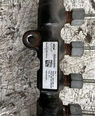 Mini One - Cooper Clubman R55 Fuel distributor 9654592680 9654590
