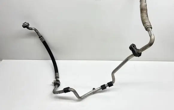 Volkswagen PASSAT B7 Air conditioning (A/C) pipe/hose 