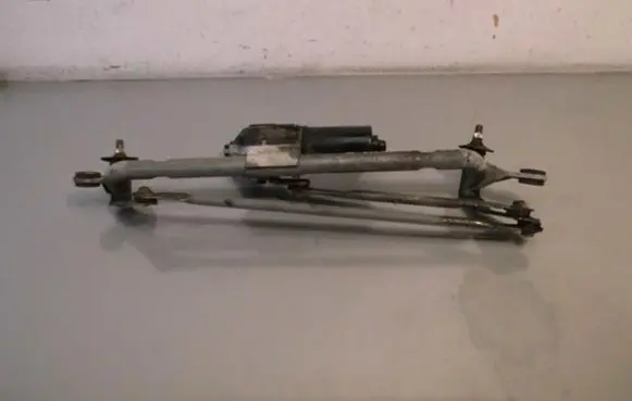 Nissan Murano Z50 Front wiper linkage and motor