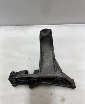 BMW 3 E46 Engine mounting bracket 6753225 2211