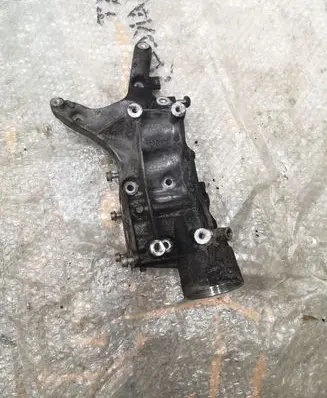 Volkswagen PASSAT B7 USA Oil filter mounting bracket 06K903143