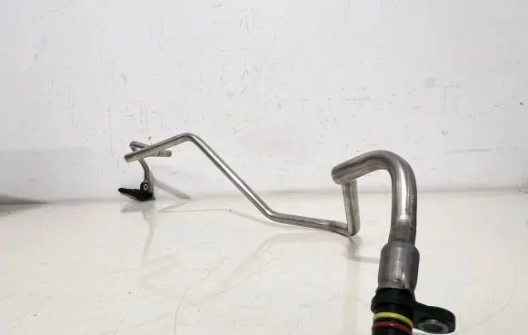 Volkswagen Taigo Turbo turbocharger oiling pipe/hose 05E131051F