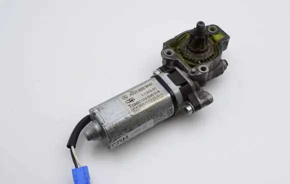 Mercedes-Benz C W203 Seat adjustment motor A2038203642