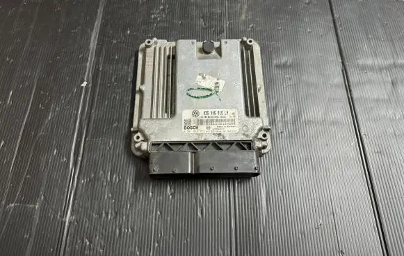 Volkswagen Golf V Engine control unit/module 03G906016LH 0281014059
