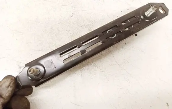 Opel Astra G Seat belt adjustment rail 2020496