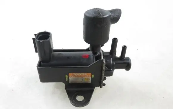 Toyota Corolla E120 E130 Valve vacuum 1397000850 2581927050