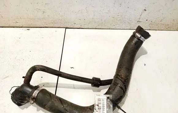 Engine coolant pipe/hose