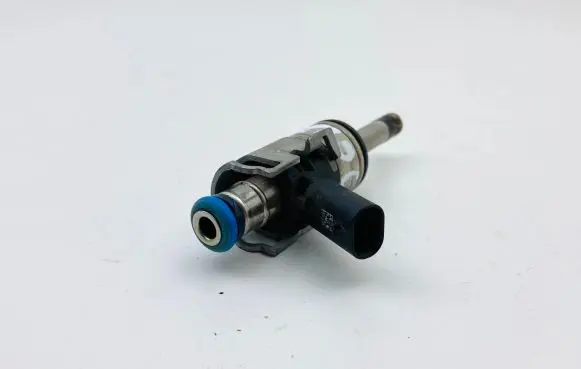 Audi Q7 4M Fuel injector 06C906036F 1240116221