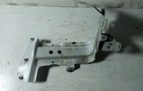 Audi Q7 4M Fender mounting bracket 4M0821131C