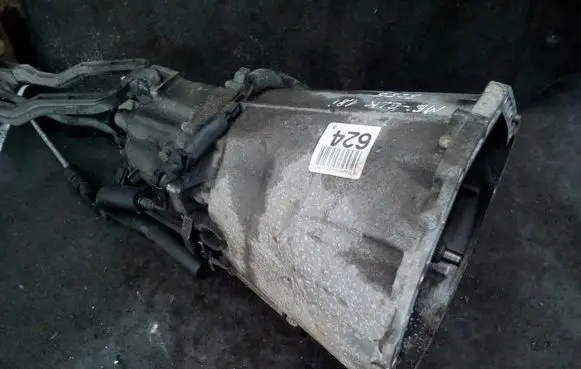 Mercedes-Benz CLK A209 C209 Manual 5 speed gearbox r2032610501 2032609700
