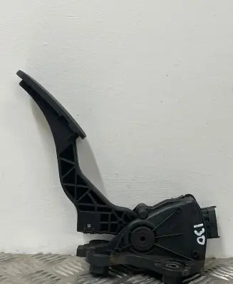 Hyundai i30 Accelerator throttle pedal 327002r300