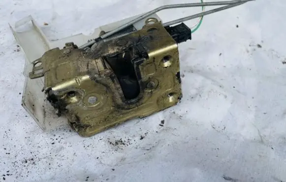 Renault Scenic I Rear door lock 7700284230