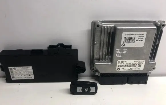 BMW 1 E81 E87 Engine ECU kit and lock set 7823422 9147226