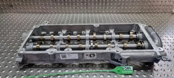 Volkswagen Golf VII Camshaft S26378387 04L103308C 04L103292F