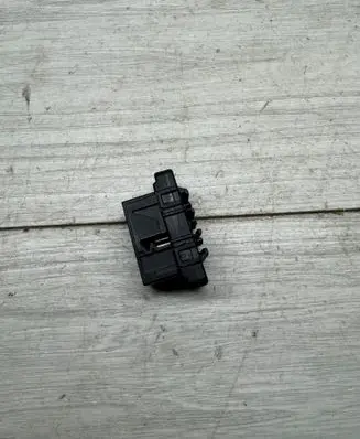 BMW 7 G11 G12 Current control relay 928923401 12120 1502