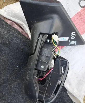 Renault Clio III Front door electric wing mirror 