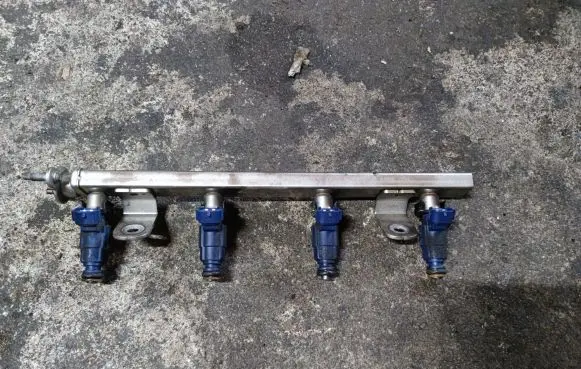 KIA Ceed Fuel injectors set 353102B000