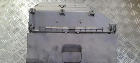 Volkswagen Polo IV 9N3 Glove box 6q1857101e