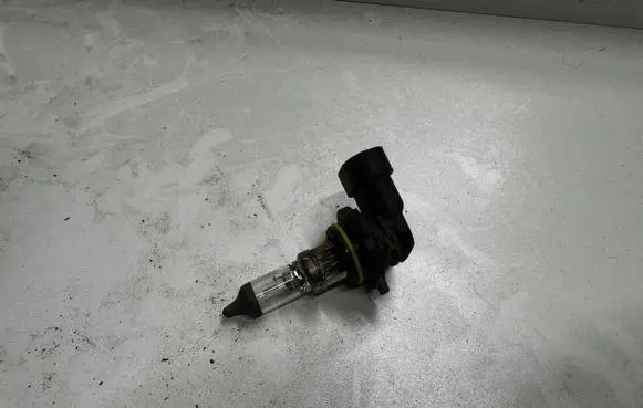 BMW 5 E39 Fog light bulb HB4E12FFU 1178LF12V51W