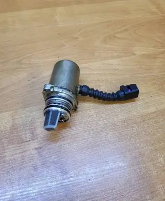 Volvo XC90 Rear gearbox reducer motor 