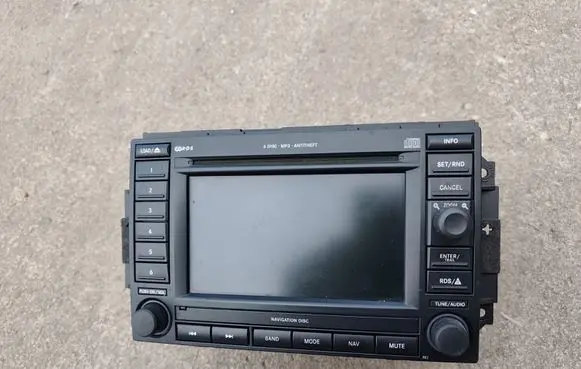 Jeep Grand Cherokee (WK) Radio/CD/DVD/GPS head unit P05091508AG
