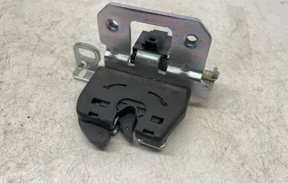 Mercedes-Benz C W204 Seat back rest lock catch A2049200372