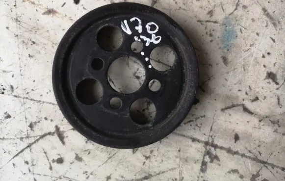 Volvo V70 Power steering pump pulley 30731821