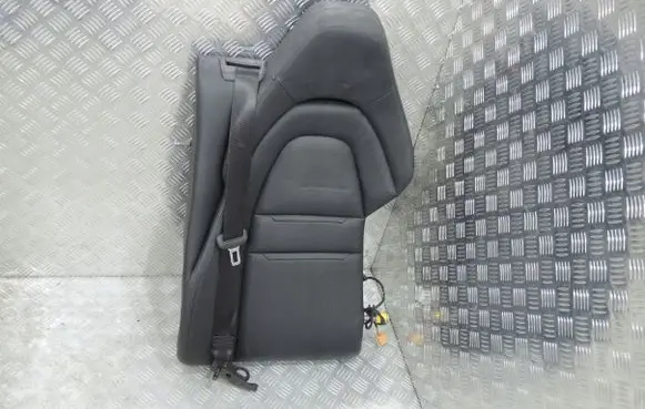 Porsche Panamera (971) Rear seat 