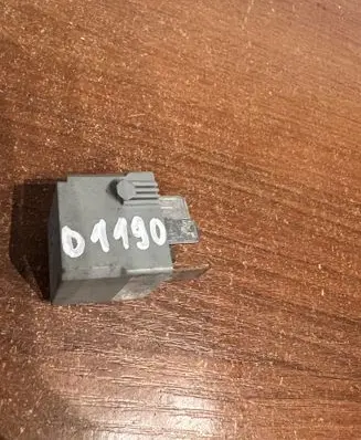 Mercedes-Benz A W169 Other relay A0025422619 D1190