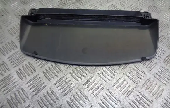 Nissan Primera Third/center stoplight