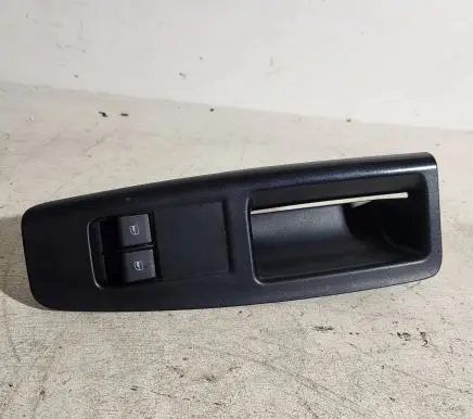 Volkswagen Polo IV 9N3 Front door window switch trim 6Q1867171E