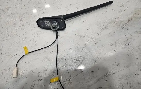 Peugeot Partner III Radio antenna 83848900