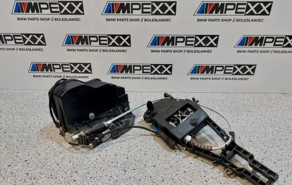 BMW X3 F25 Front door lock 7229469