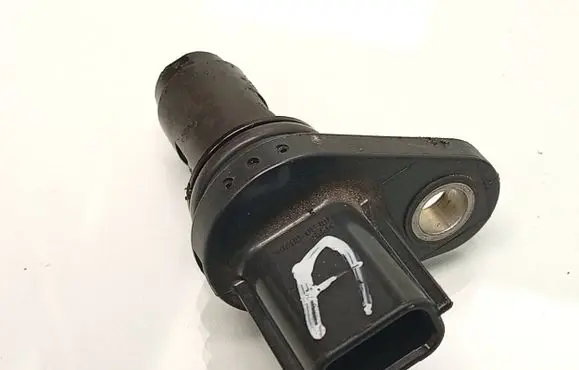 Nissan Juke I F15 Crankshaft position sensor 06P01
