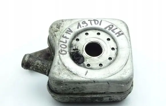 Volkswagen Cross Polo Engine oil radiator 