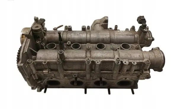 Volkswagen PASSAT B7 Engine head 03103475CD