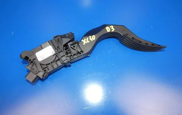 Volvo XC40 Accelerator throttle pedal 32212369 8888768689 6PV31240800