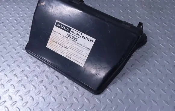 Rolls-Royce Silver Shadow Battery box tray cover/lid UD18719 UD18720