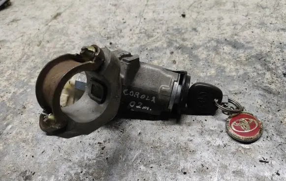 Toyota Corolla E120 E130 Ignition lock 8978313010 45020336