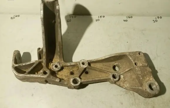 Volkswagen PASSAT B6 Front lower control arm/wishbone 1K0199296F