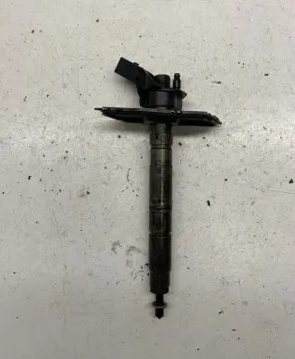 Audi A6 S6 C6 4F Fuel injector 059130277AJ 0445115054