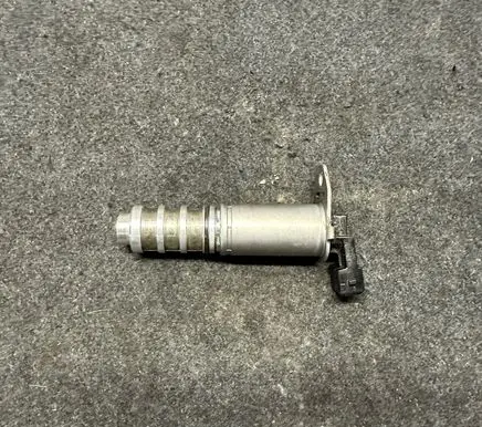 BMW 5 F10 F11 Camshaft vanos timing valve 8605123