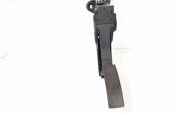 Mercedes-Benz GL X164 Accelerator throttle pedal A1643000504