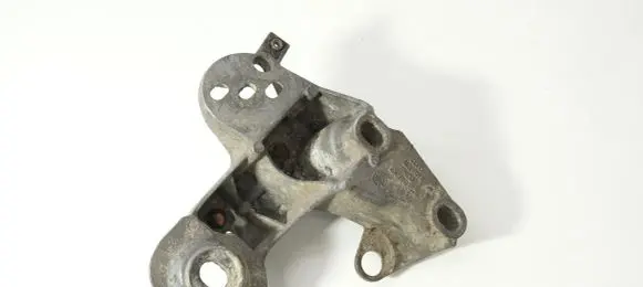 Audi A6 S6 C5 4B Engine mounting bracket 4B0199352B