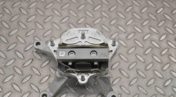 Audi A4 S4 B9 8W Gearbox mount 8K0399118C