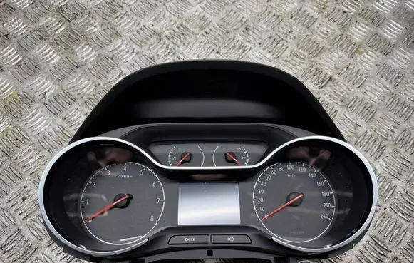Opel Crossland X Speedometer (instrument cluster) 9828207880