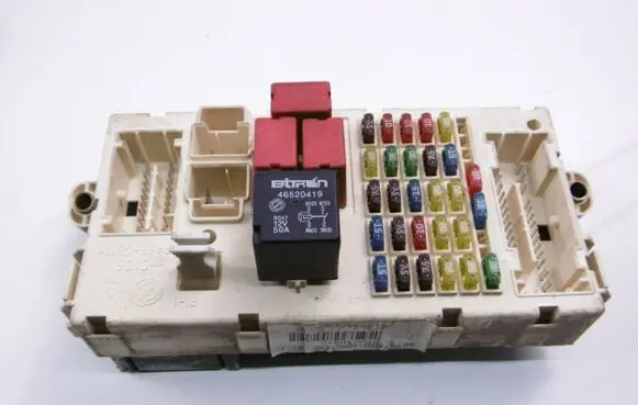 Fiat Stilo Fuse box set 46778898