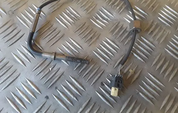 Mercedes-Benz Sprinter W906 Exhaust gas temperature sensor A0071537528
